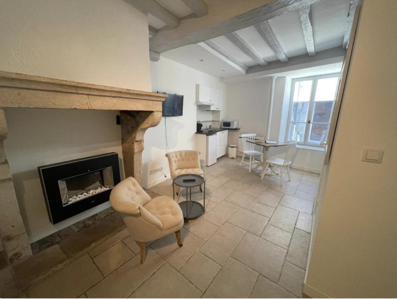 Batisse Paradis- 3 Appartements Calmes Et Elegants Au Centre Historique De Beaune Beaune  Szoba fotó