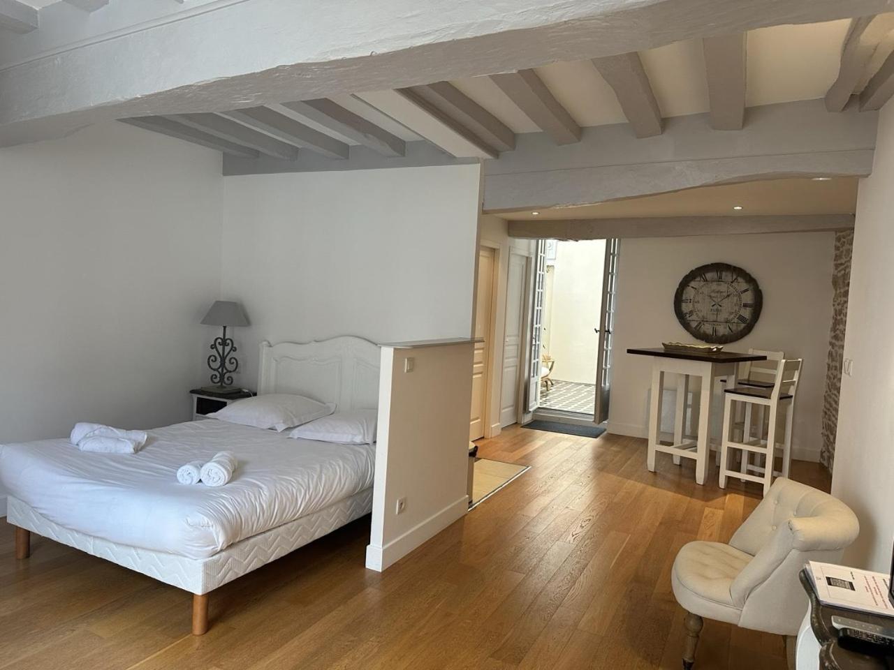 Batisse Paradis- 3 Appartements Calmes Et Elegants Au Centre Historique De Beaune Beaune  Kültér fotó