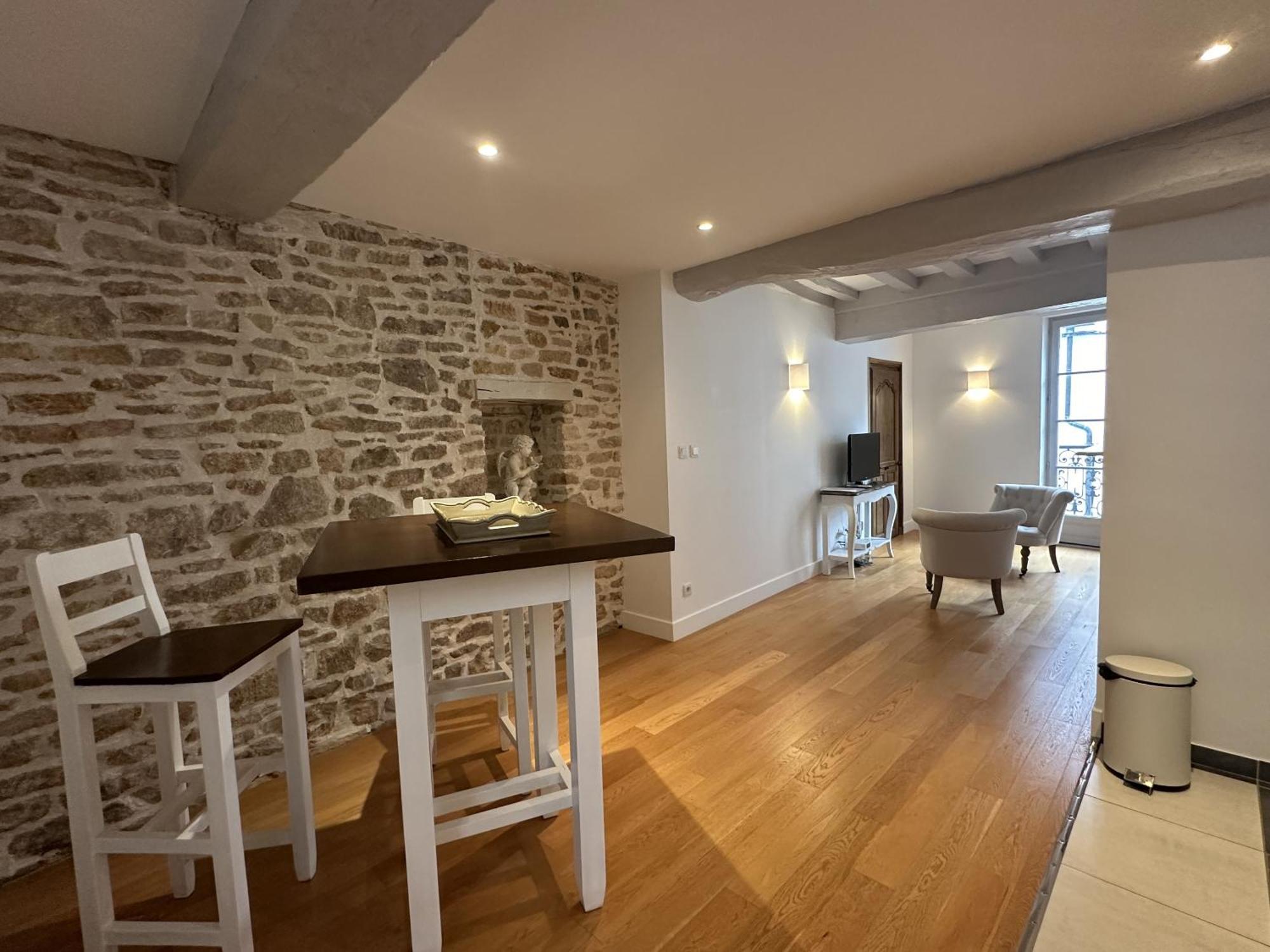 Batisse Paradis- 3 Appartements Calmes Et Elegants Au Centre Historique De Beaune Beaune  Szoba fotó