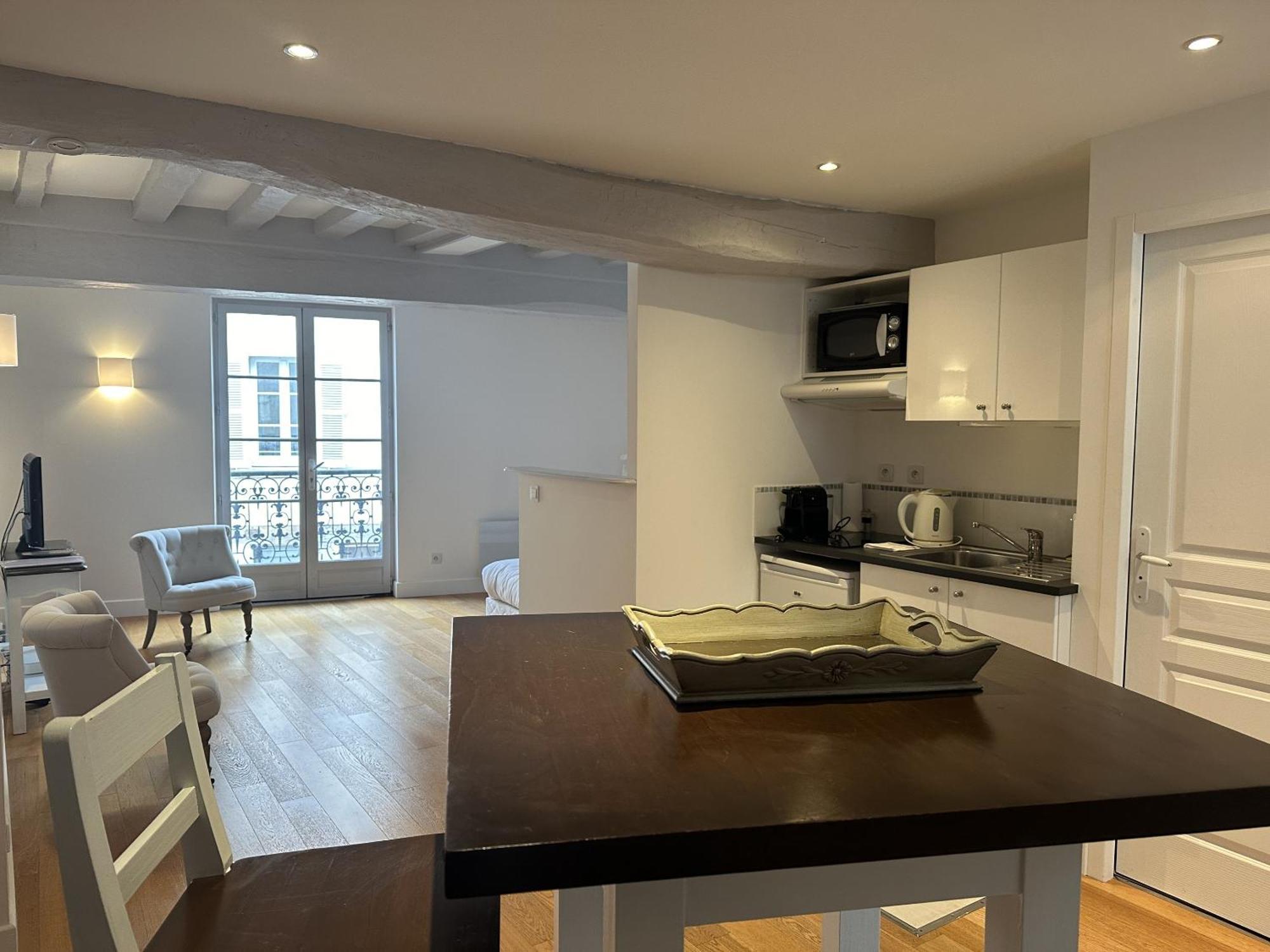 Batisse Paradis- 3 Appartements Calmes Et Elegants Au Centre Historique De Beaune Beaune  Szoba fotó