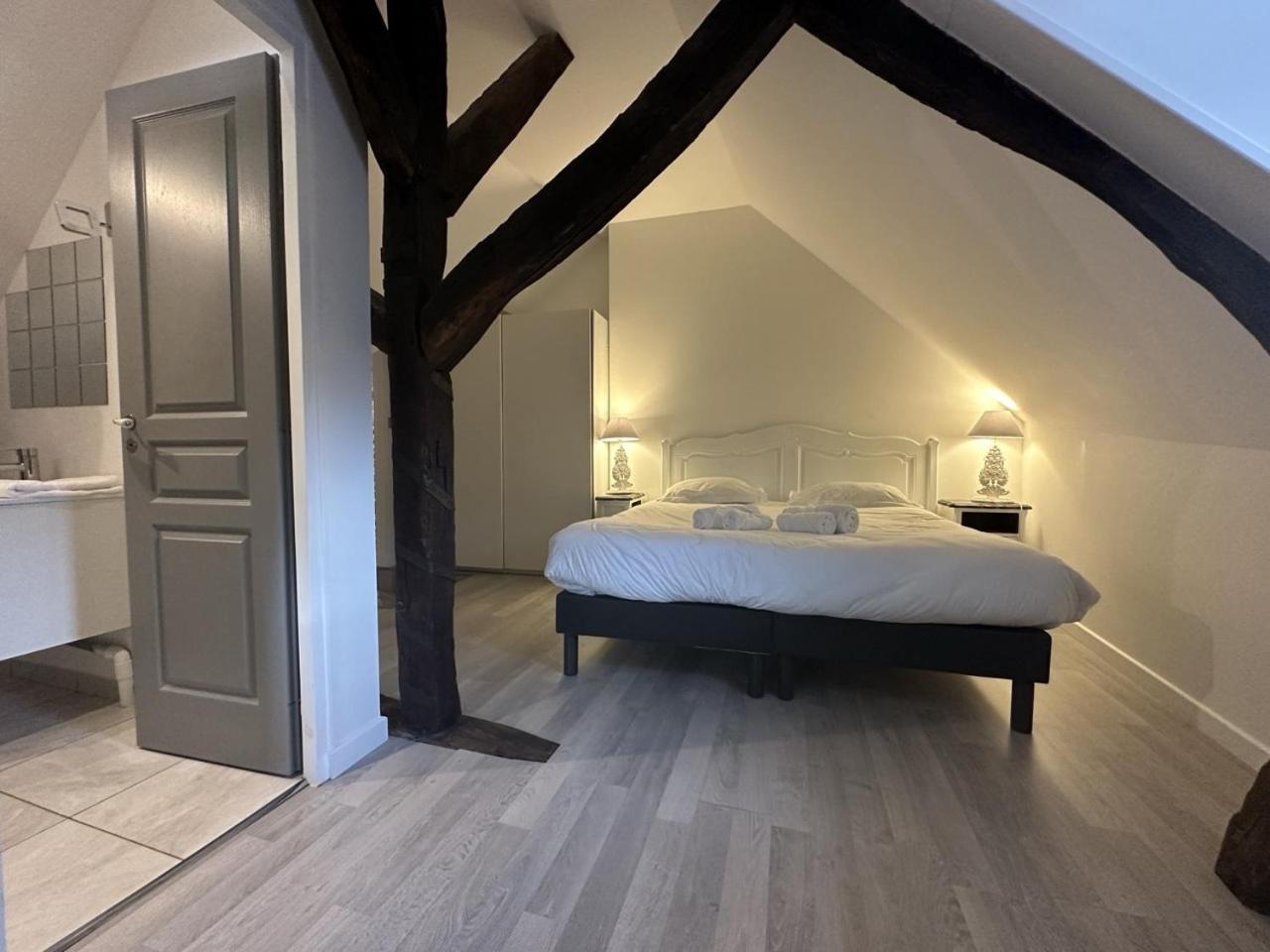 Batisse Paradis- 3 Appartements Calmes Et Elegants Au Centre Historique De Beaune Beaune  Szoba fotó