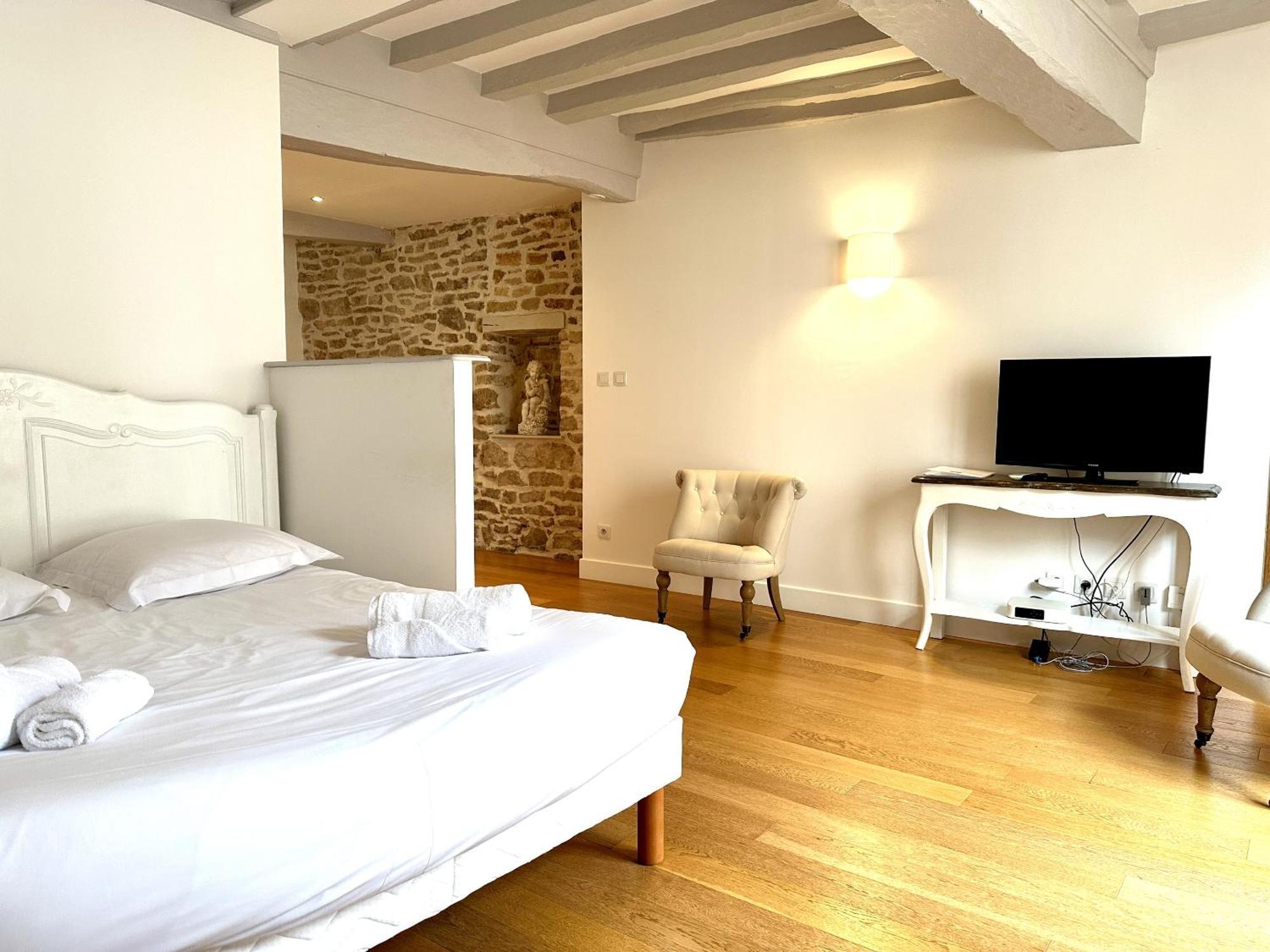 Batisse Paradis- 3 Appartements Calmes Et Elegants Au Centre Historique De Beaune Beaune  Kültér fotó