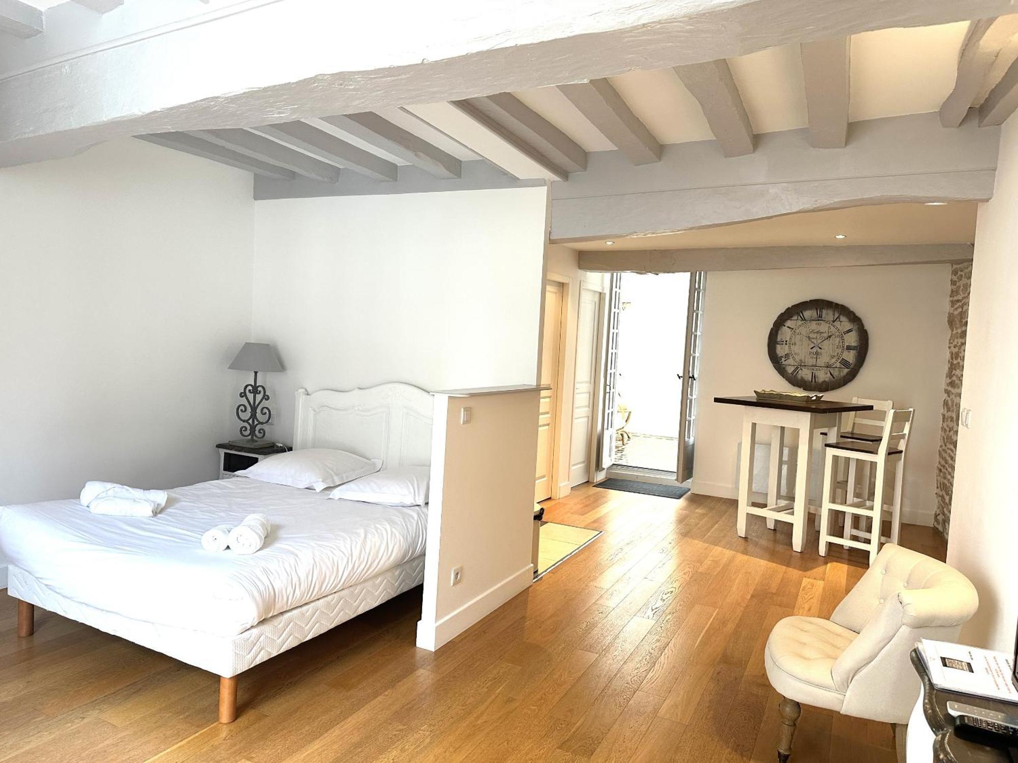 Batisse Paradis- 3 Appartements Calmes Et Elegants Au Centre Historique De Beaune Beaune  Kültér fotó