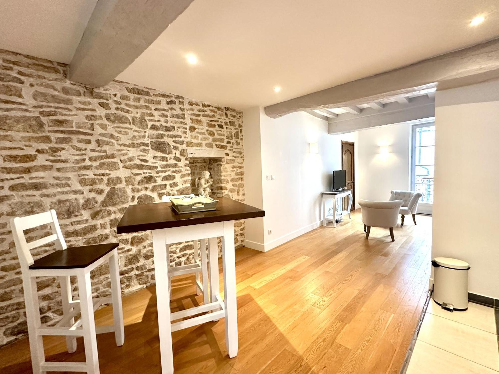 Batisse Paradis- 3 Appartements Calmes Et Elegants Au Centre Historique De Beaune Beaune  Kültér fotó